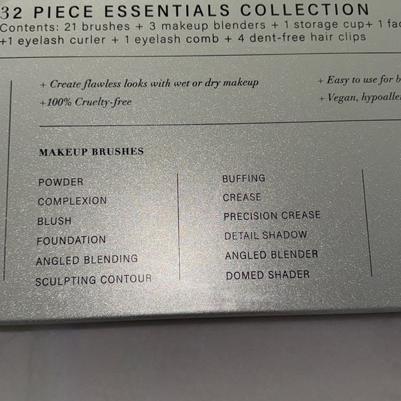 2024 Glitz & Glam Christmas holiday 31 piece essential brush collection 🎀💎 - Picture 13 of 16